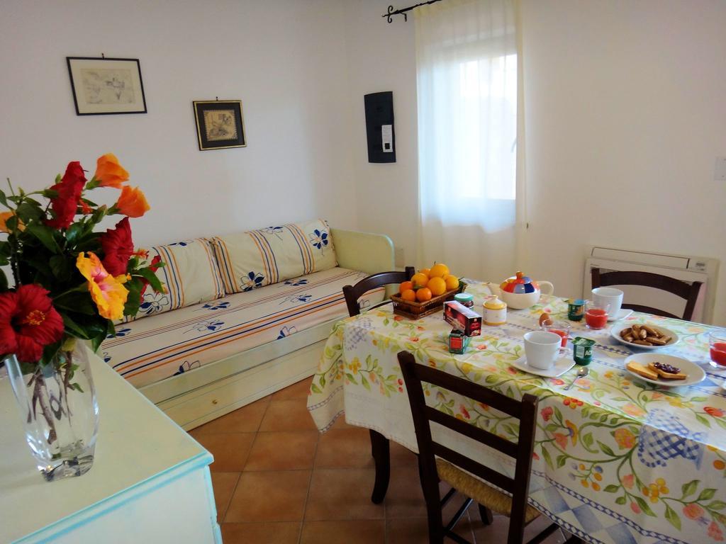 Sa Fiorida Appartamenti Valledoria Szoba fotó