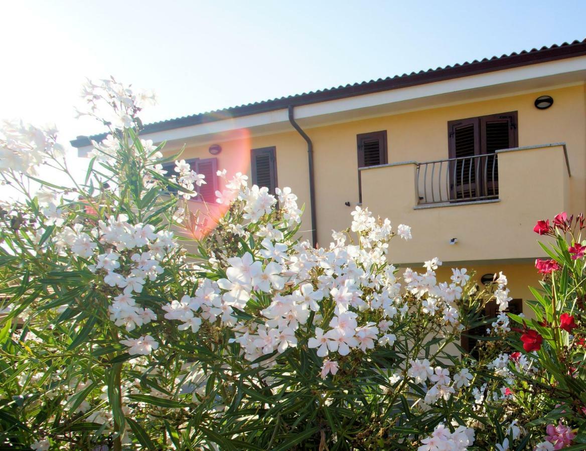 Sa Fiorida Appartamenti Valledoria Kültér fotó